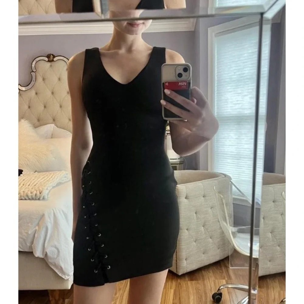 Guess Bodycon Knit‎ Dress Black Gold Braided Detail Sexy Clubwear Size 10 NWOT - Picture 2 of 16